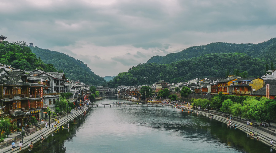 凤凰古城旅游