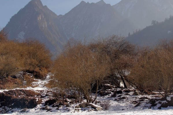 虎牙大峡谷旅游