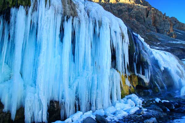 虎牙大峡谷旅游