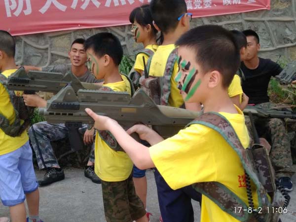 武陵山大裂谷旅游