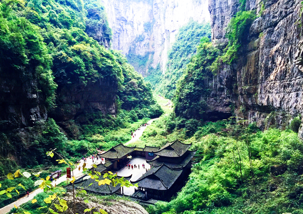 纯玩重庆武隆天坑地缝一日游(天生三桥+龙水峡地缝)周边旅游