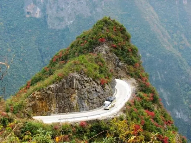 巫溪兰英大峡谷山路 